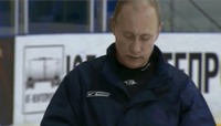 Vladimir fait du hockey-sur-glace