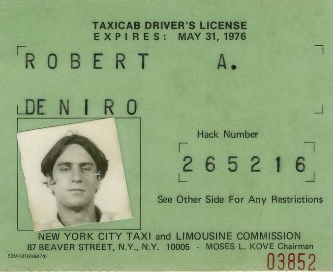 Pour bien se mettre dans la peau de son personnage, De Niro fit VRAIMENT le taxi (ici, la photo de sa licence) à New-York pendant quelque temps en bossant 12 heures par jour.