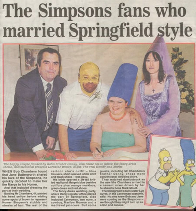 Un couple se marie déguisé en Simpsons