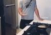 Un homme en cuisine