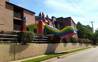 Allez les pitits z'enfants, tous à la glissade !