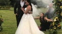 Tous les fumeurs sont demandés pour la photo des mariés