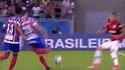footballeur violent et menteur...