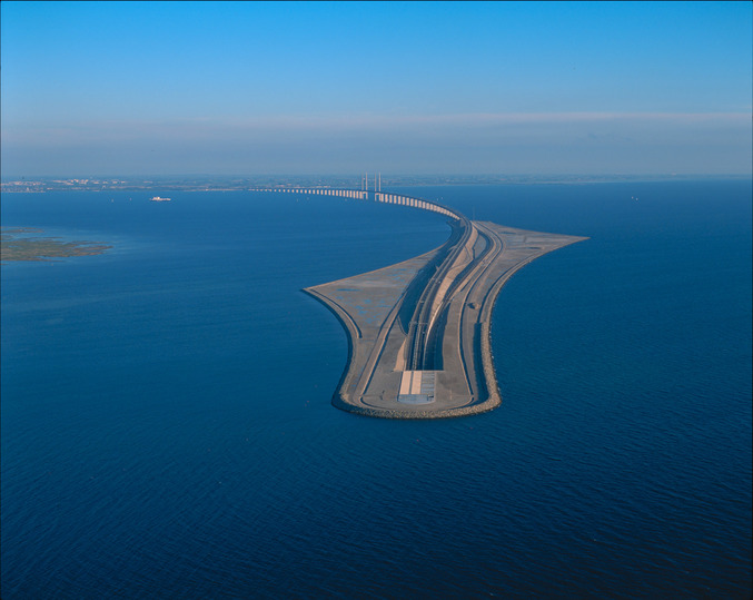 Pont de l'Øresund. C'est loin mais c'est beau.