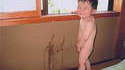 Pipi sur le mur