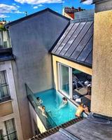 Y a du monde au balcon...