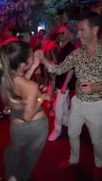Ma qué j’ai la plou belle famme de la discothèque 