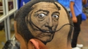 Coiffure surréaliste