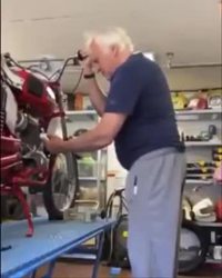 Y a comme un bruit...