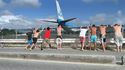 Résister au souffle d'un avion