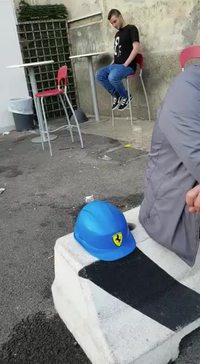 L'homme sur sa chaise