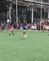 Une joyeuse partie de football 