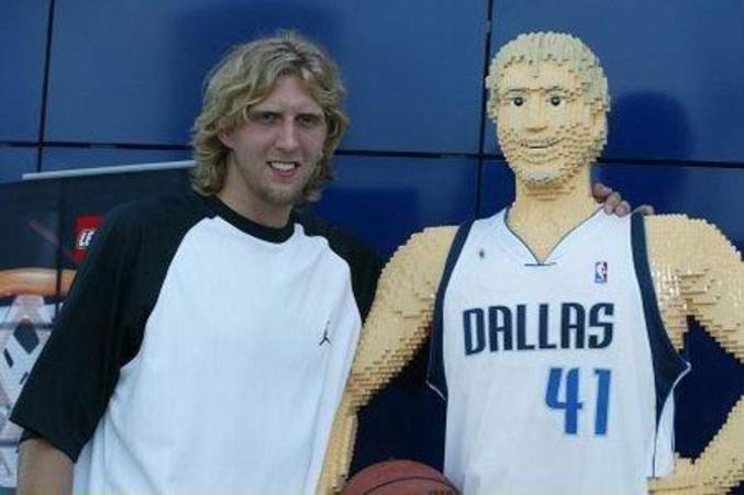 Le joueur de NBA Dirk Nowitzki en Lego.