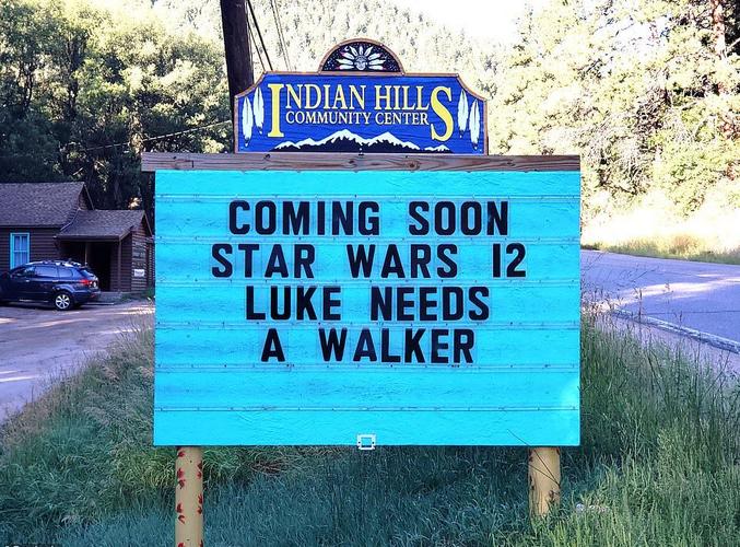 Luke Skywalker a besoin d'un "walker"(=déambulateur). Forcément, depuis 1977 !