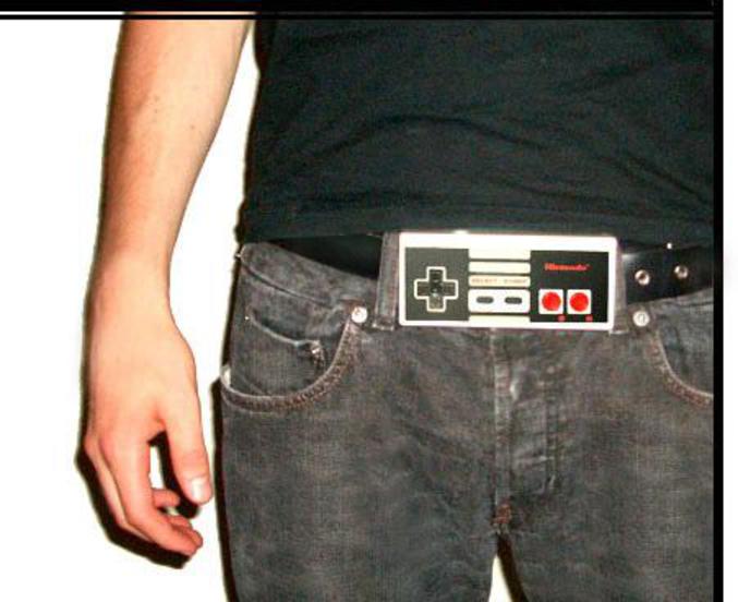 Une boucle de ceinture en manette de NES.