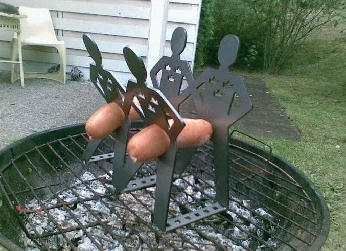 Une utilisation douteuse de cet objet lors d'un barbecue