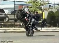 Continue p'tit gars, la chaise roulante n'est plus très loin...