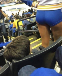 Mylo assiste à son premier match 