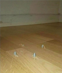 Mon voisin du dessous vient de poser un nouveau lustre