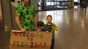 1 avril : famille à l'aéroport Seattle-Tacoma