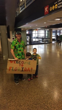 1 avril : famille à l'aéroport Seattle-Tacoma