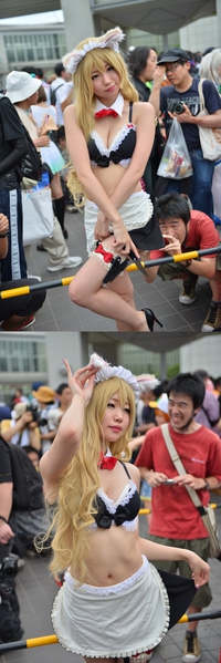 Pose de cosplayeuse