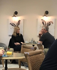 Un couple à l'écoute