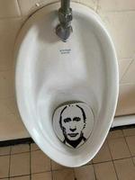 Poutine devient une cible (pas du meilleur goût)