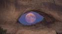 Parc national d'Arches (Utah), une conjonction rare dans l'année appelée "OEil de la Lune"