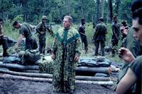 Guerre du Vietnam : un aumônier avec une chasuble camouflée