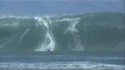 Surfer sous la vague