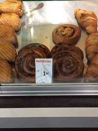 Un pain aux raisins ou...