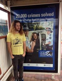Fier de son affiche