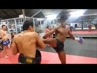 Buakaw Por Pramuk hard training