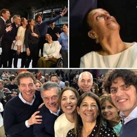 Tout le monde sourit pour la photo de groupe !