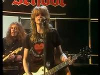 Motorhead & Girlschool - St Valentines Day Massacre