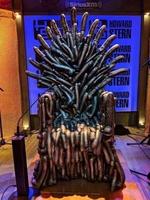 A qui serait ce trône ?