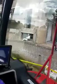 Quand tu utilises ton aspirateur au travail