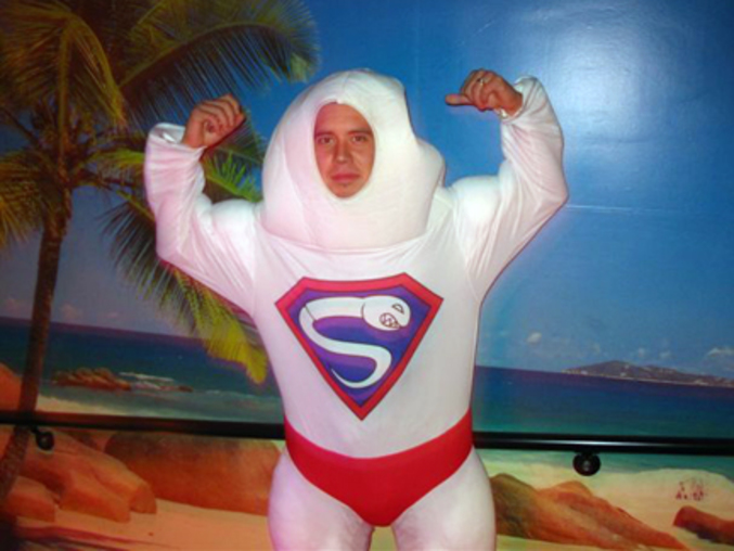 Un costume de Super Spermato.