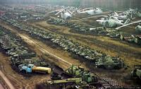 Le matériel contaminé à Tchernobyl 14 ans après l'accident (en 2000)