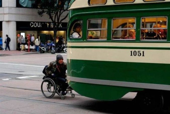 C'est quand même plus rapide quand on prend le bus.