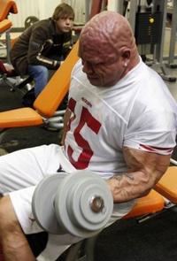 Hulk en vrai, mais pas vert.