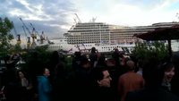 Un bateau de croisière joue l'intro de Seven Nation Army