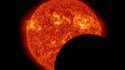 Beau time lapse de l'éclipse