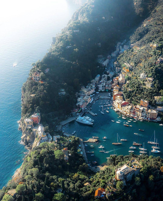 Dans le Nord de l'Italie, du côté de Gênes.