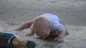Bébé découvre la vie
