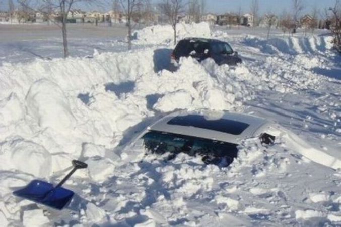 Dégager la voiture, puis la route.