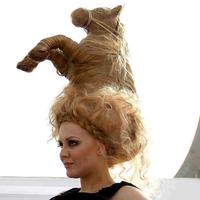Coiffure originale.