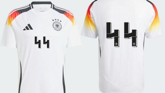 Adidas a du changer le flocage des nouveaux maillots de l'équipe de football allemande. Sur leur site de vente de maillots personnalisés, les commandes de maillots "44" ont explosé. Surement des fans de Loire Atlantique.