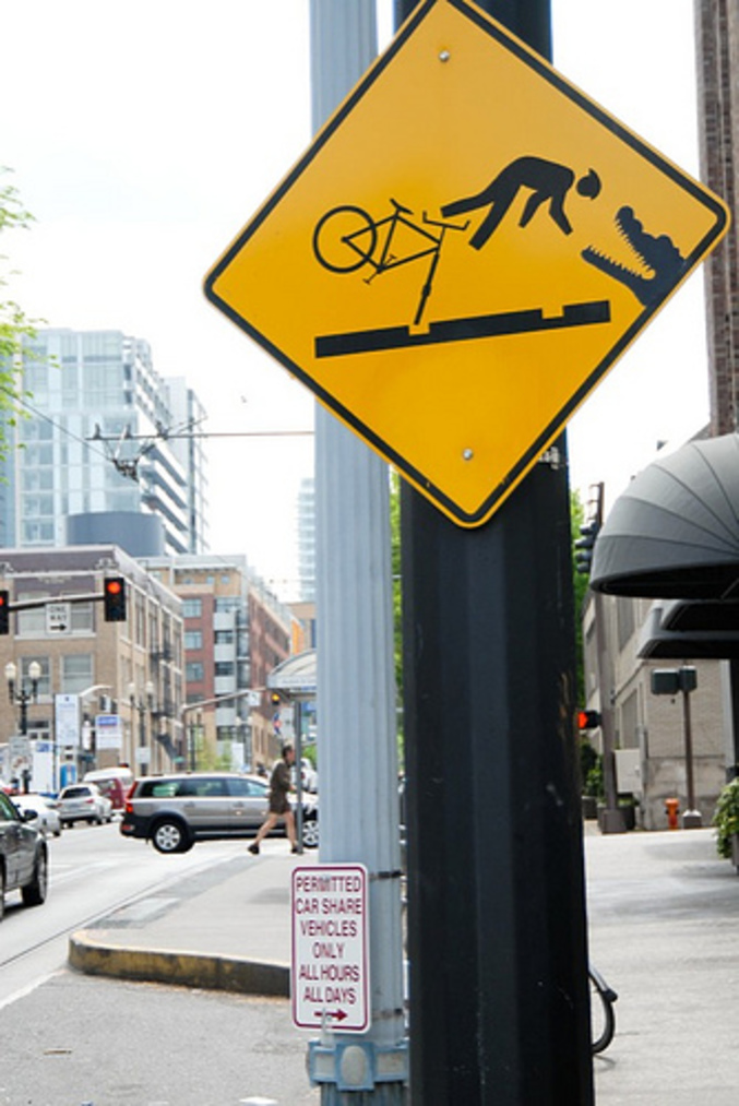 Un panneau qui dissuade de faire du vélo.